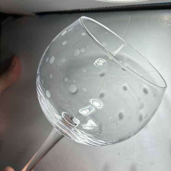 Kate Spade New York Lenox Set Of 4 "Larabee Dot" Balloon Wine Glasses - Picture 2 of 4